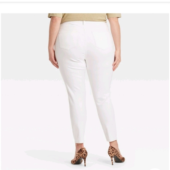 Ava &  Viv High-Rise Skinny Jean - Picture 2 of 6